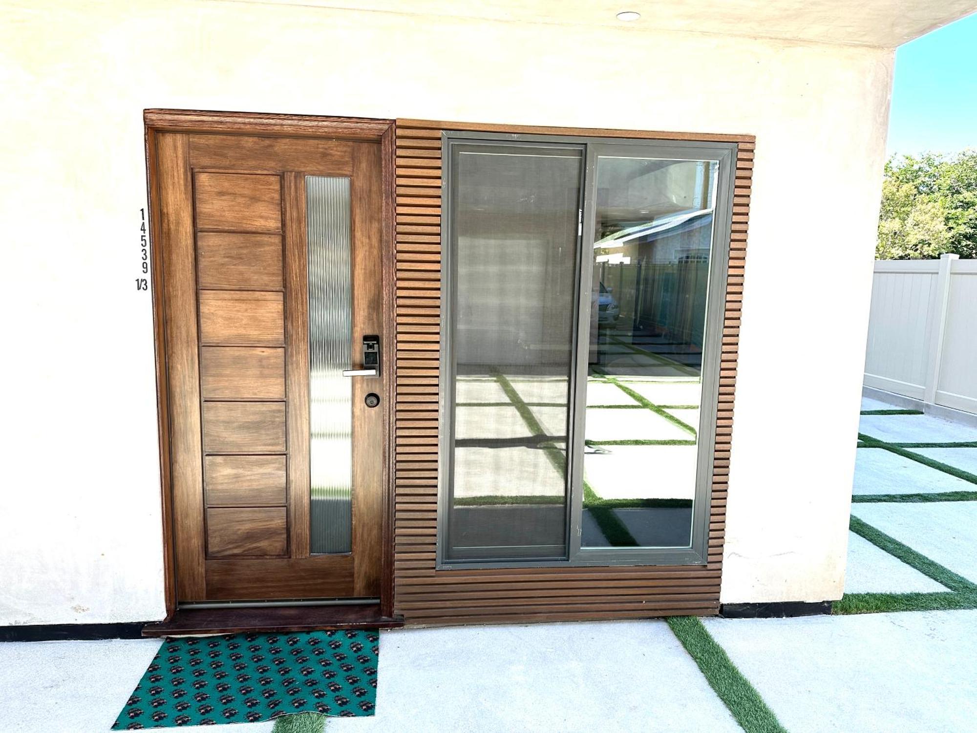 Brand New Chic-nest In Prime Location Сasa de vacaciones